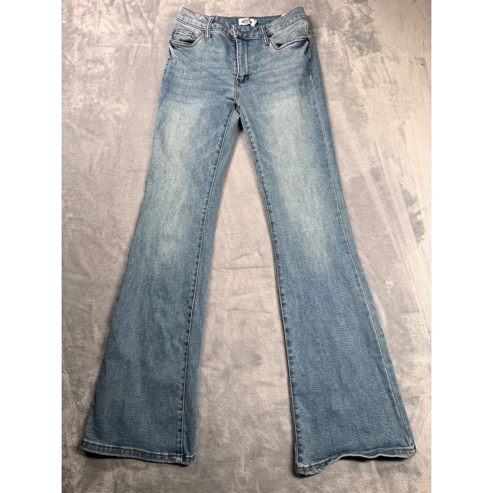 Refuge Austin Jeans Womens 3 Blue Denim Cotton Mid Rise Medium Wash Flared Leg